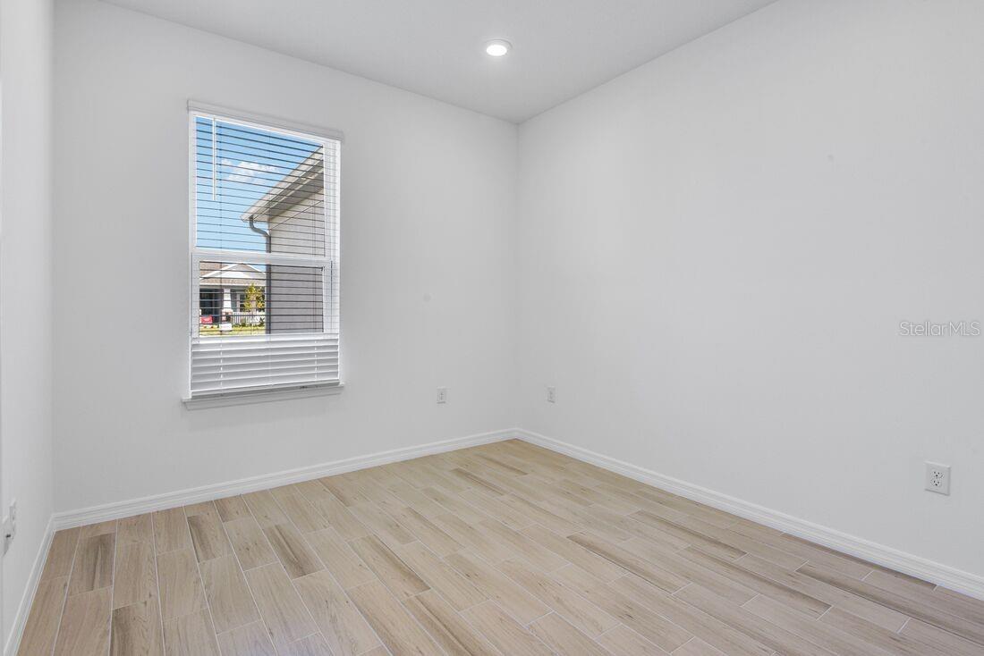 Image 40 of 51 For 846 Junonia Boulevard