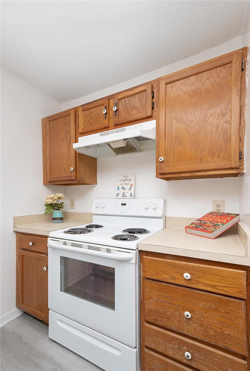 Image 11 of 22 For 943 Bakewell Court 205