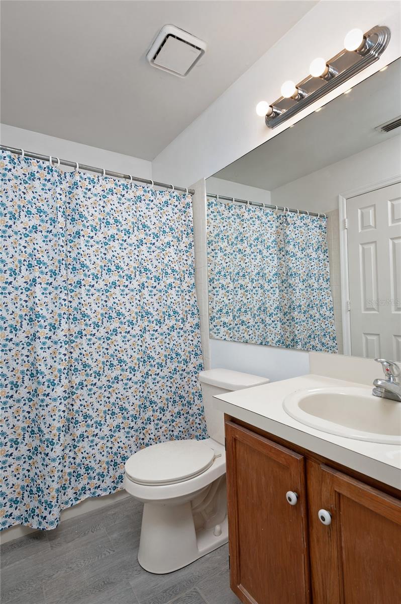 Image 18 of 22 For 943 Bakewell Court 205