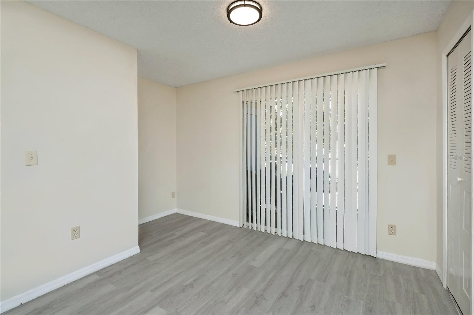 Image 9 of 22 For 943 Bakewell Court 205
