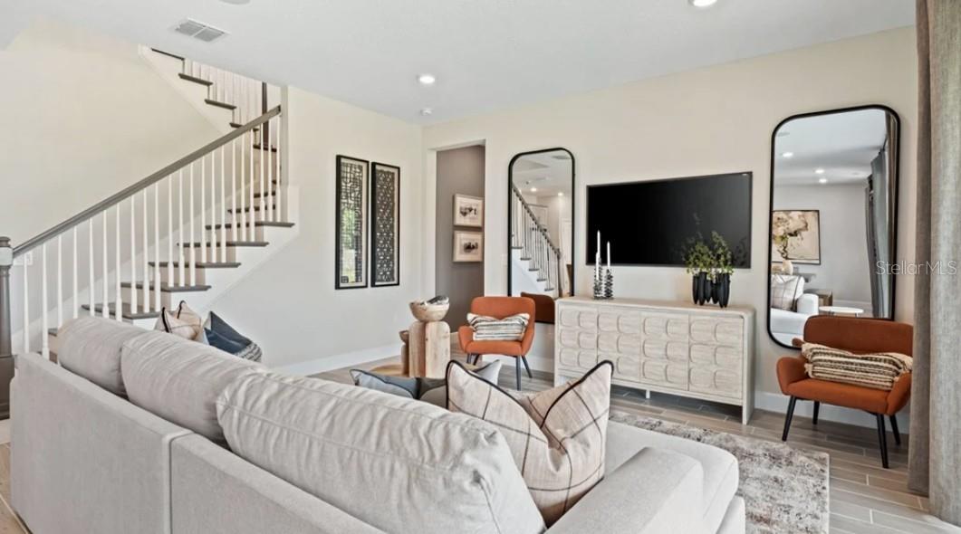Image 5 of 25 For 858 Junonia Boulevard