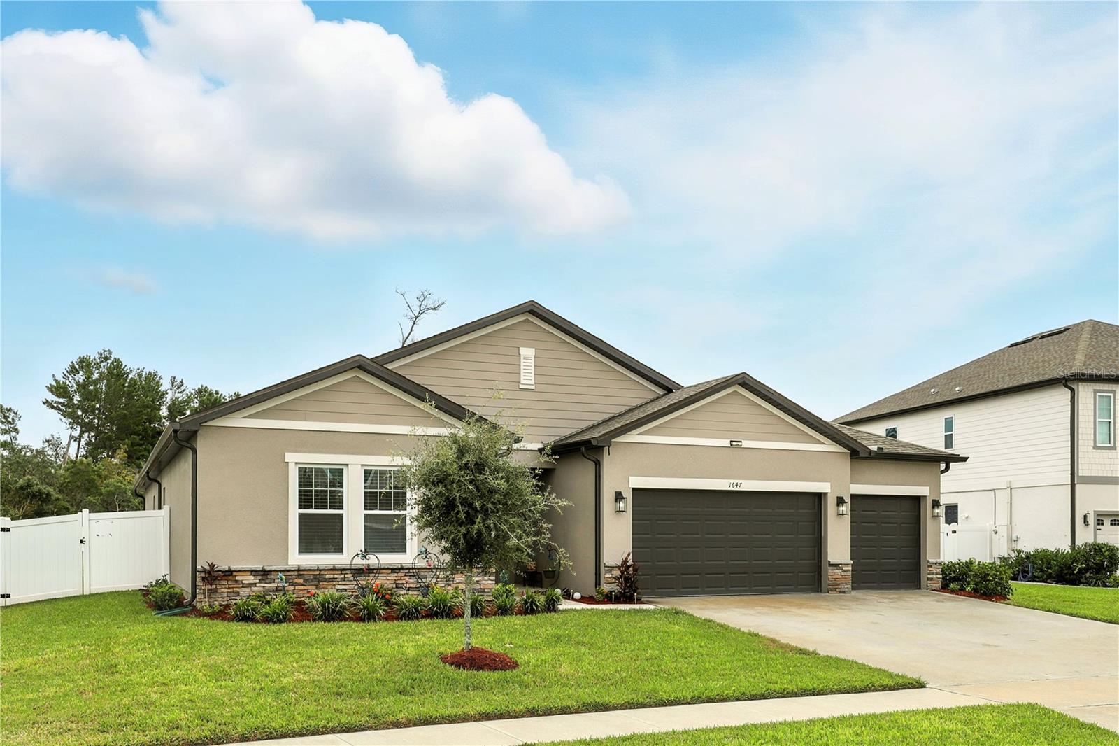 Image 2 of 44 For 1647 Meadowlark Drive