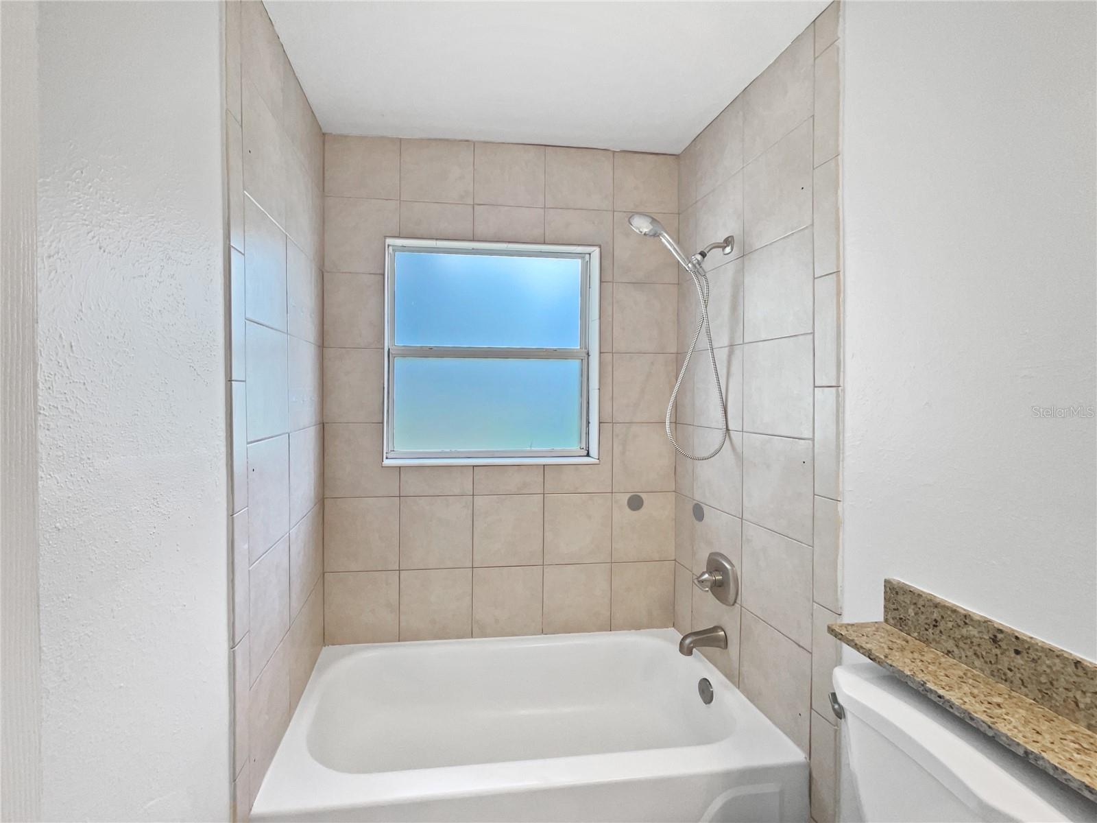 Image 12 of 17 For 1207 Helen Street