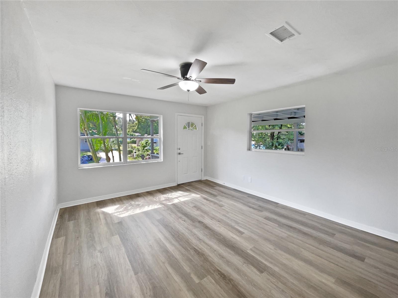 Image 4 of 17 For 1207 Helen Street