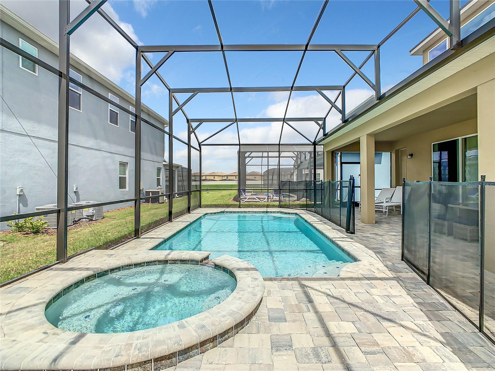Image 30 of 92 For 8919 Tropical Haven Court