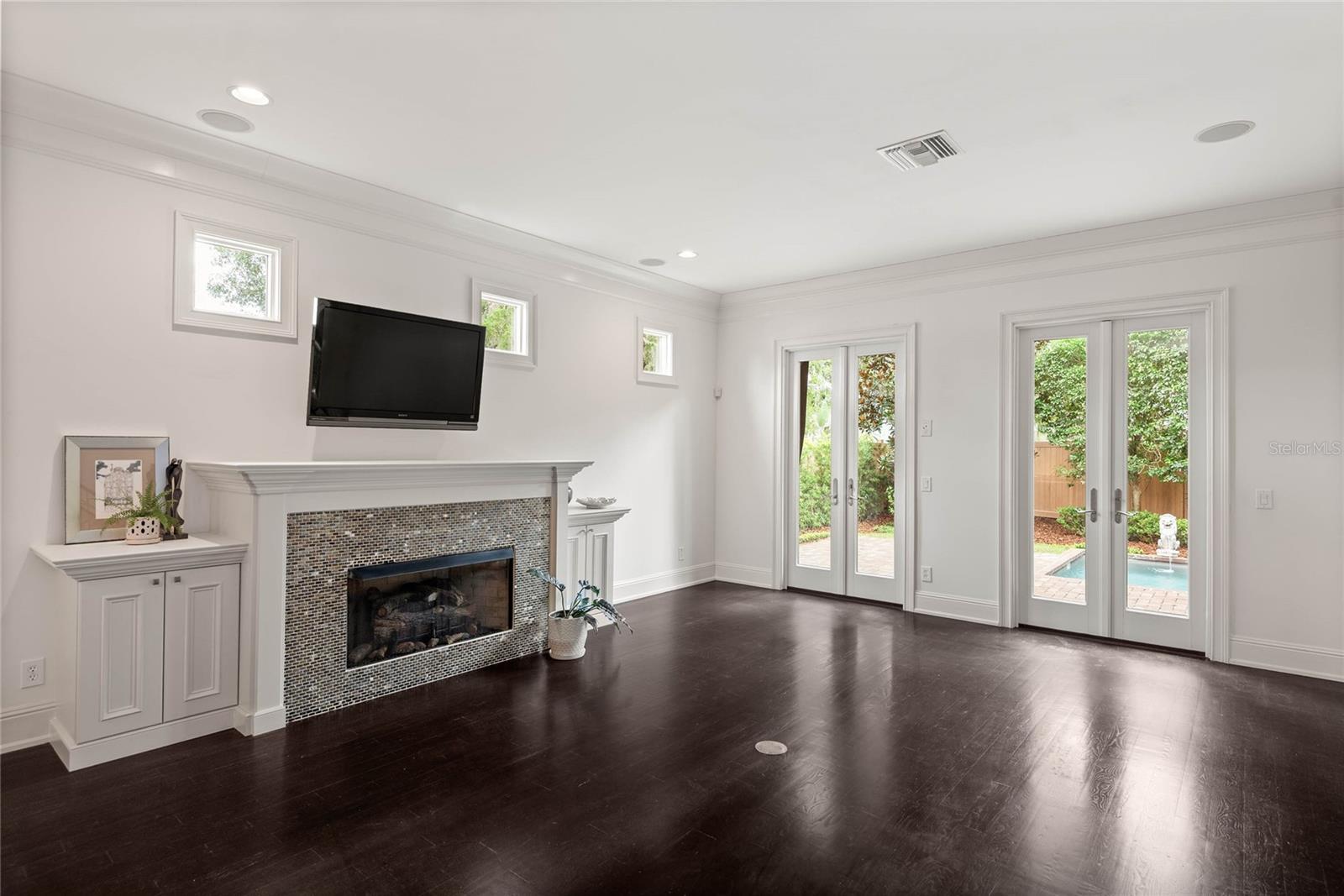 Image 16 of 39 For 1450 Chestnut Avenue