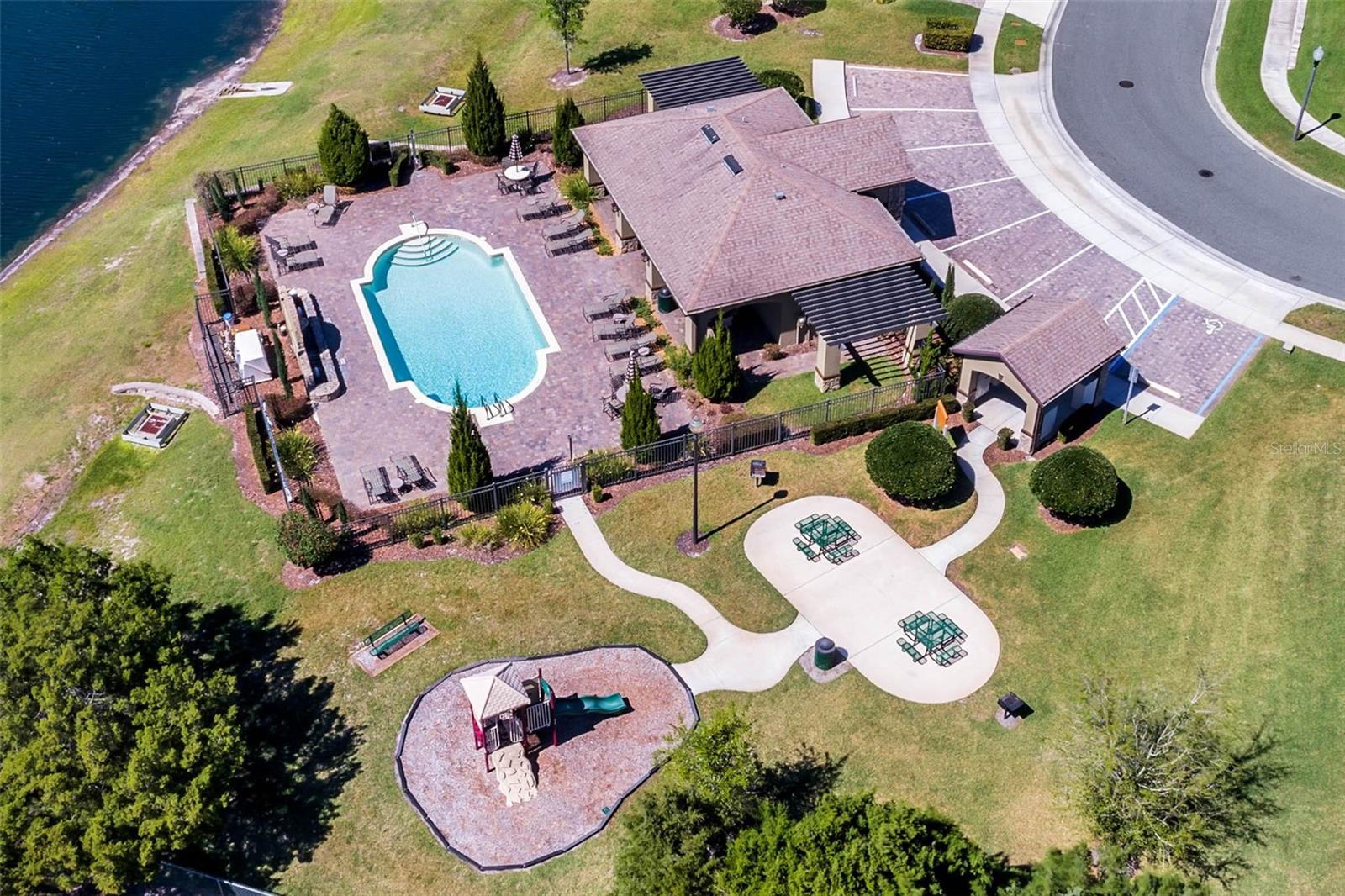 Image 46 of 51 For 10122 Armando Circle