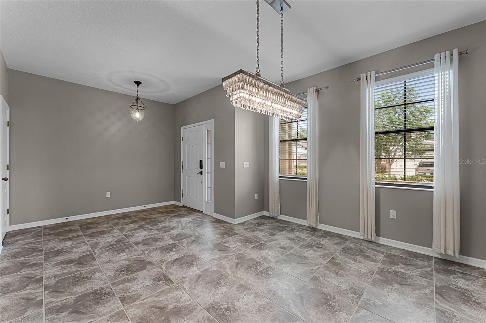 Image 6 of 51 For 10122 Armando Circle
