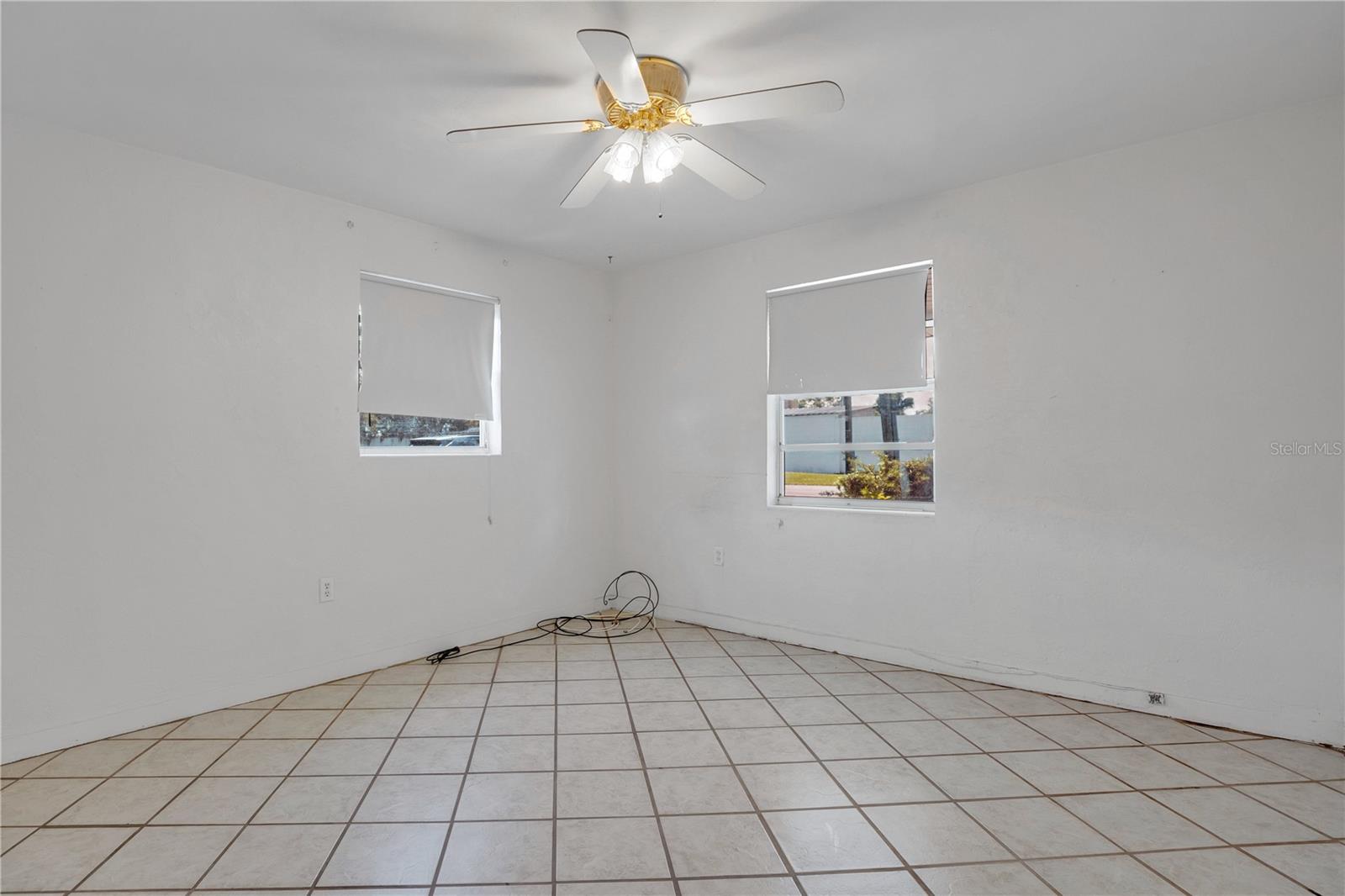 Image 14 of 30 For 412 Virginia Avenue