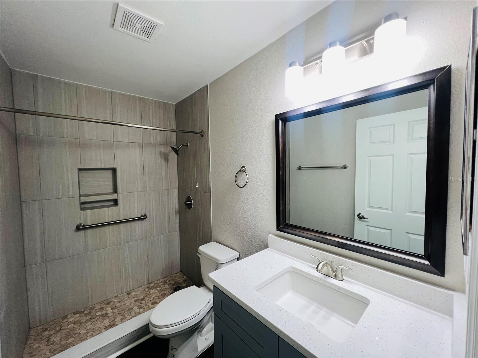 Image 11 of 16 For 2556 Woodgate Boulevard 103