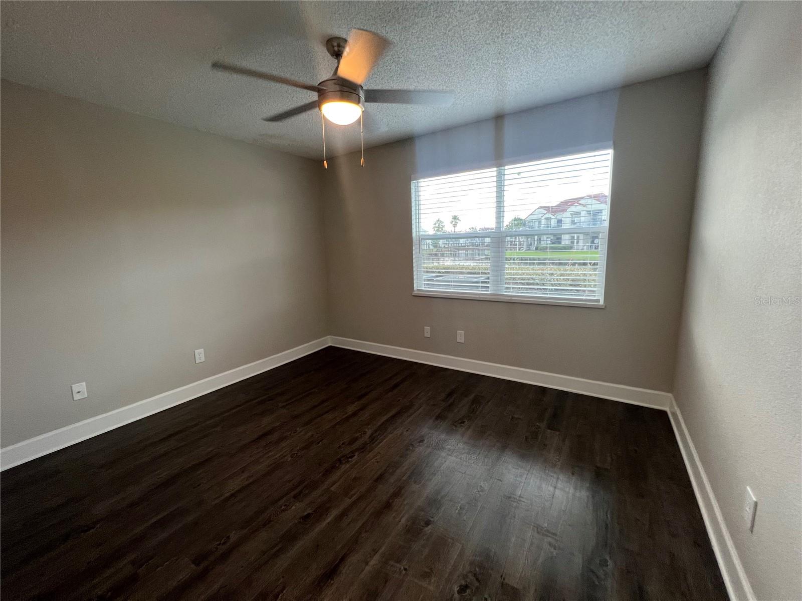 Image 12 of 16 For 2556 Woodgate Boulevard 103