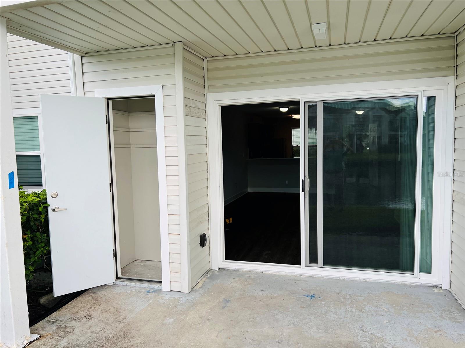 Image 13 of 16 For 2556 Woodgate Boulevard 103