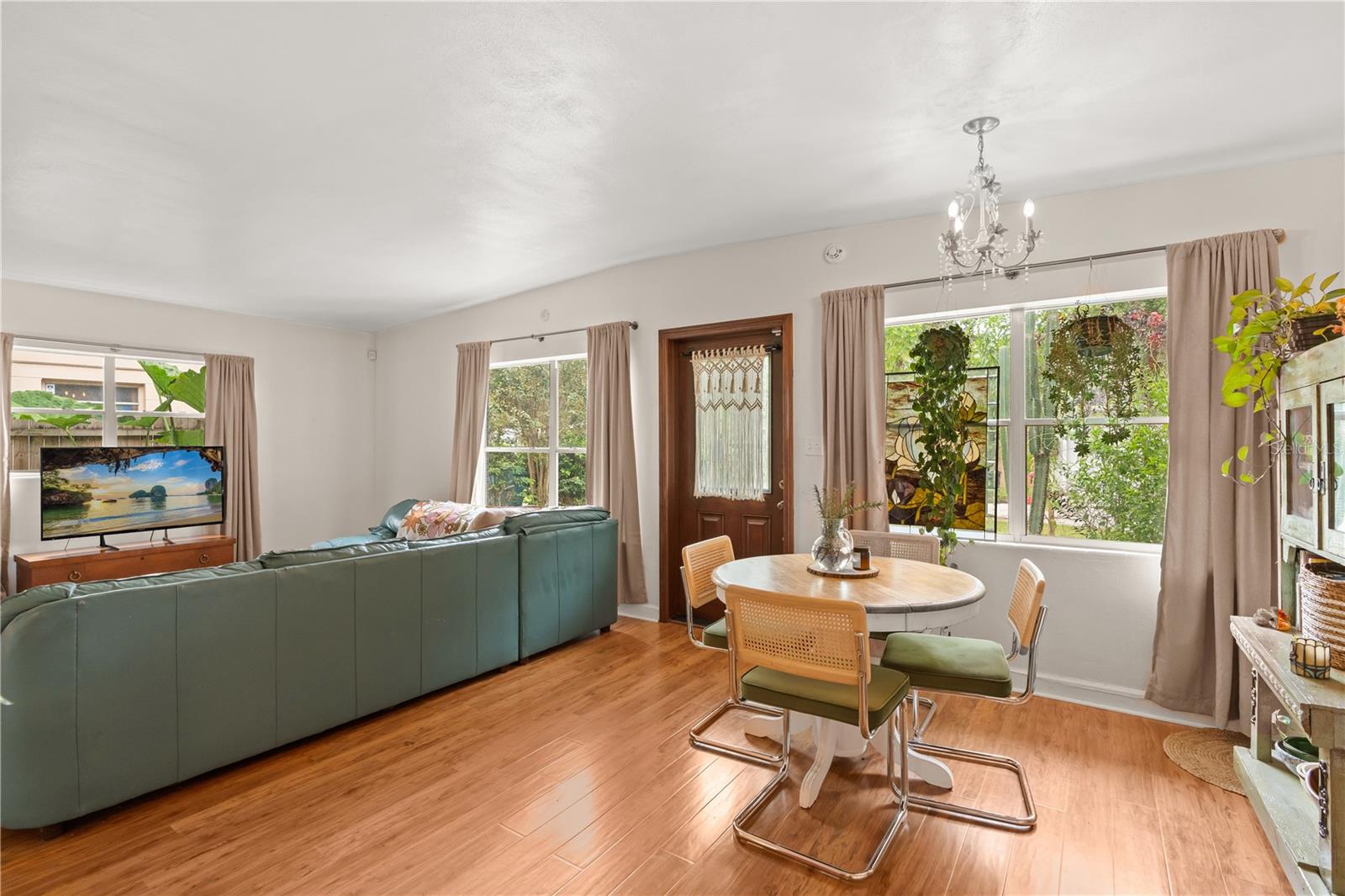 Image 5 of 17 For 1421 New Hampshire Street