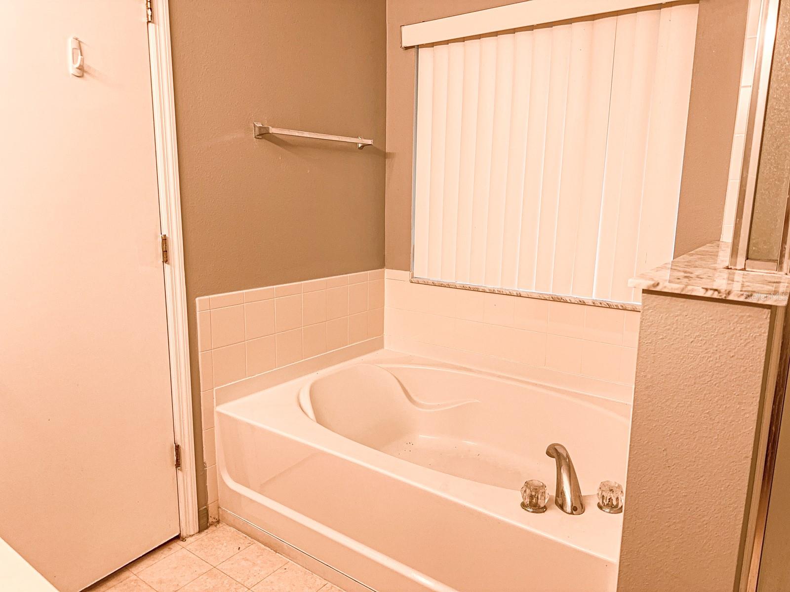 Image 16 of 21 For 416 Janice Kay Place