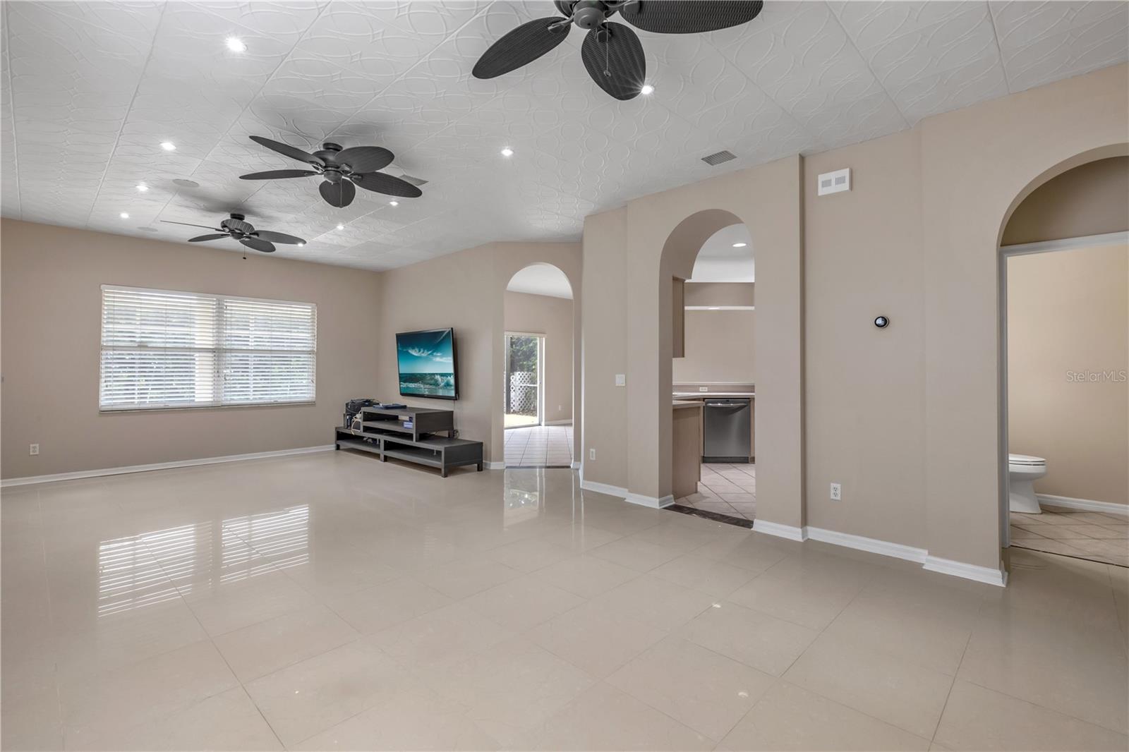 Image 4 of 86 For 1035 Harbor Hill Street