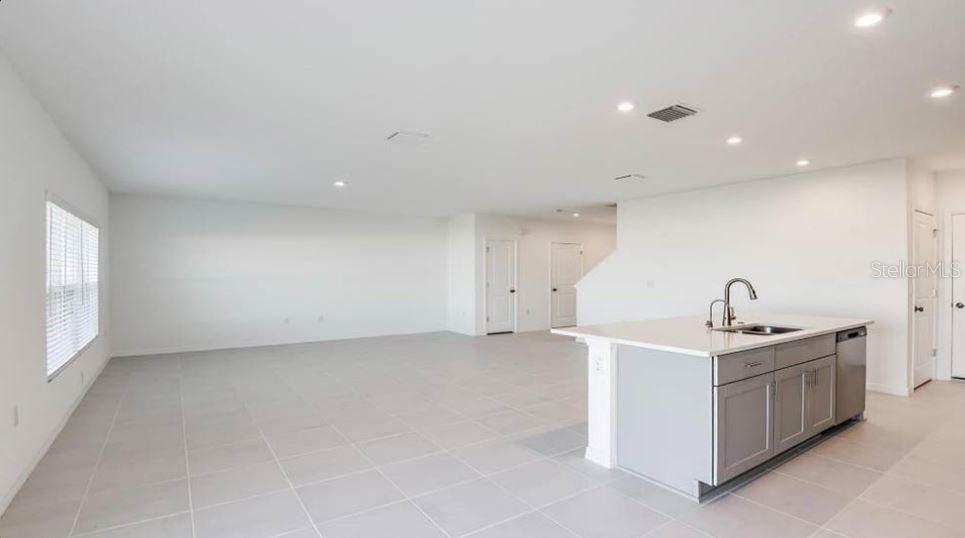 Image 8 of 27 For 13373 Tropical Breeze Way