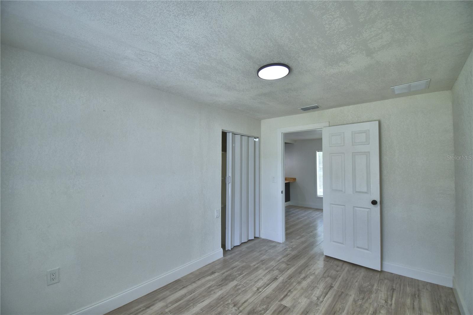 Image 16 of 37 For 1104 8th Street