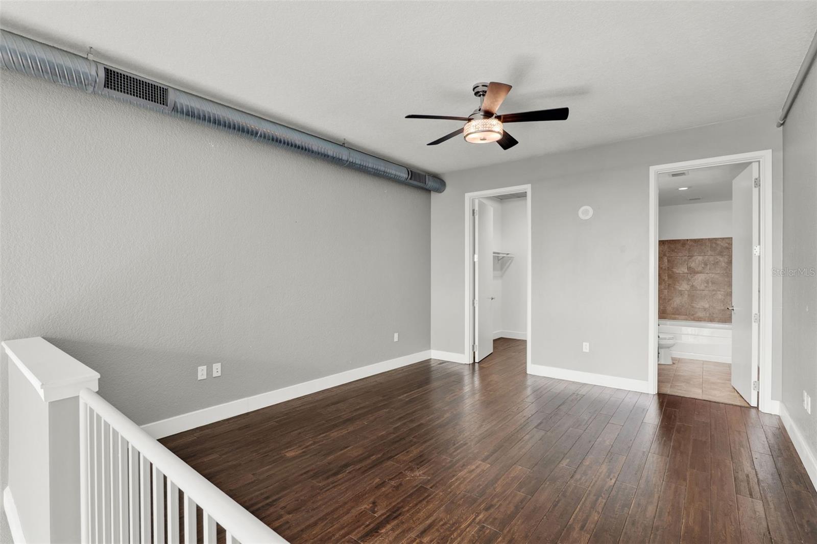Image 16 of 38 For 150 Robinson Street 1205