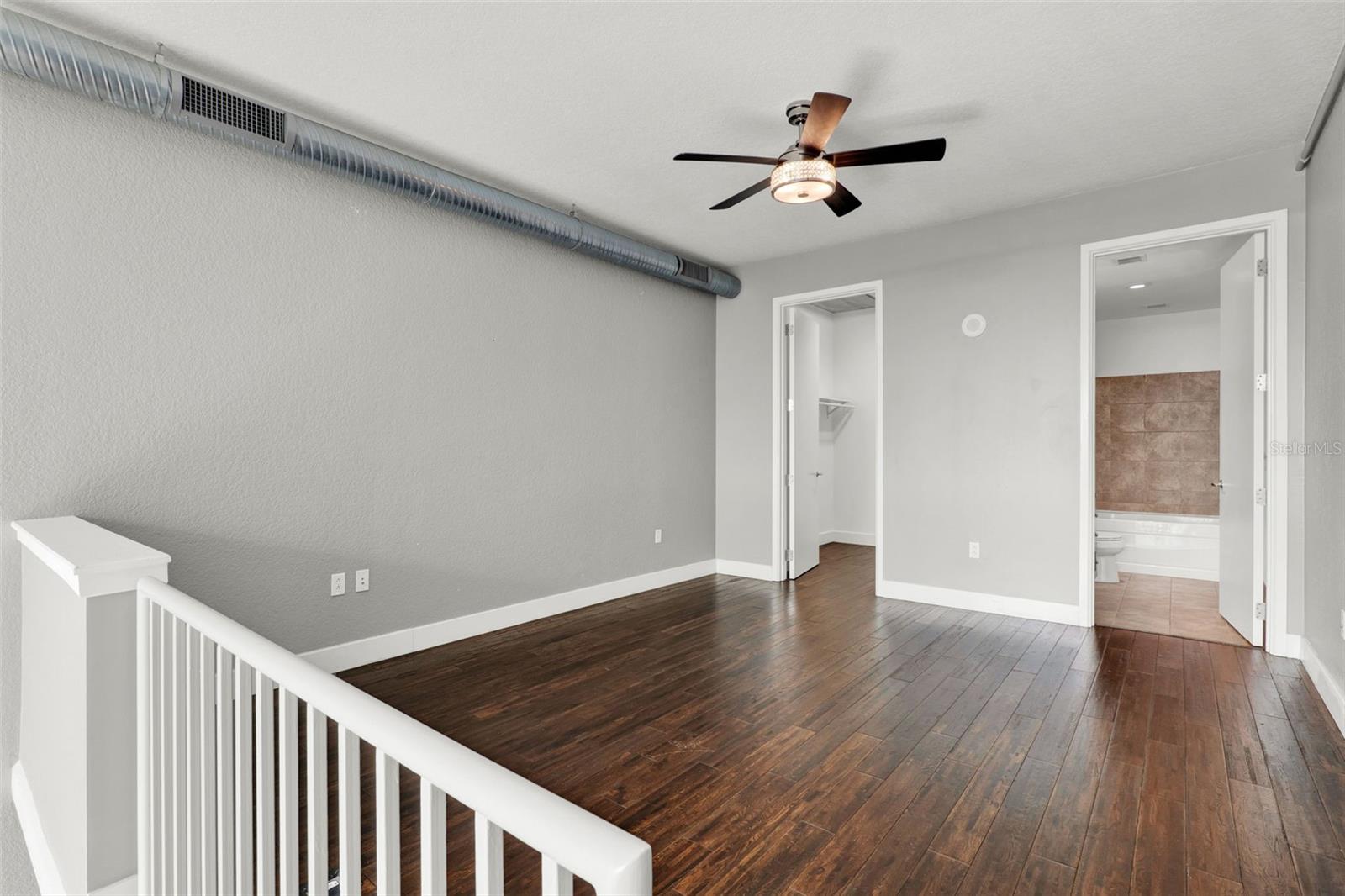 Image 17 of 38 For 150 Robinson Street 1205