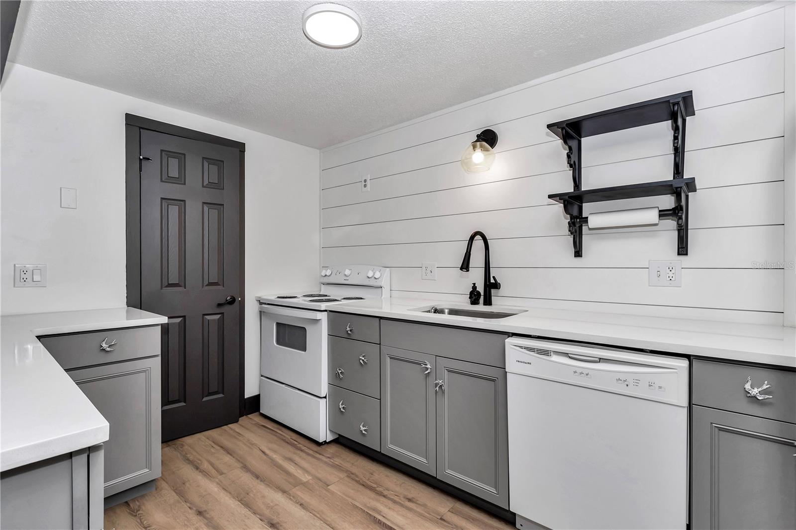 Image 15 of 39 For 2447 7th Street 2447