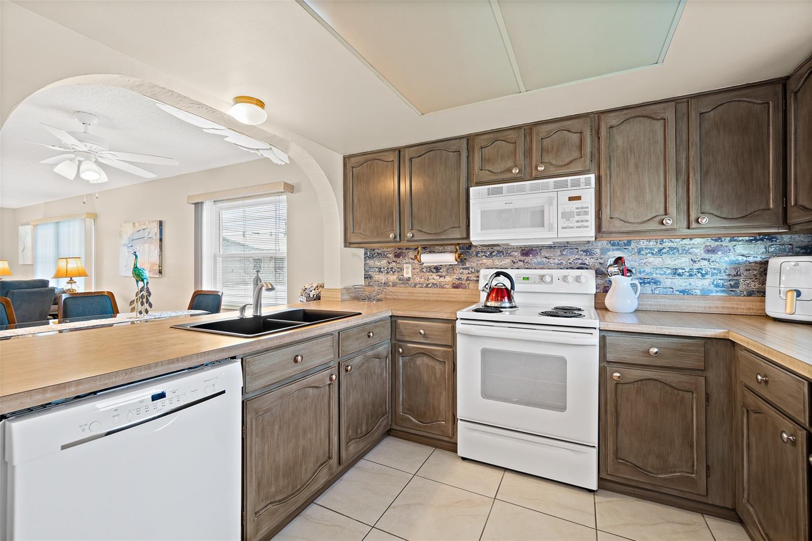Image 4 of 31 For 7301 Ridgewood Avenue D103 Or 60