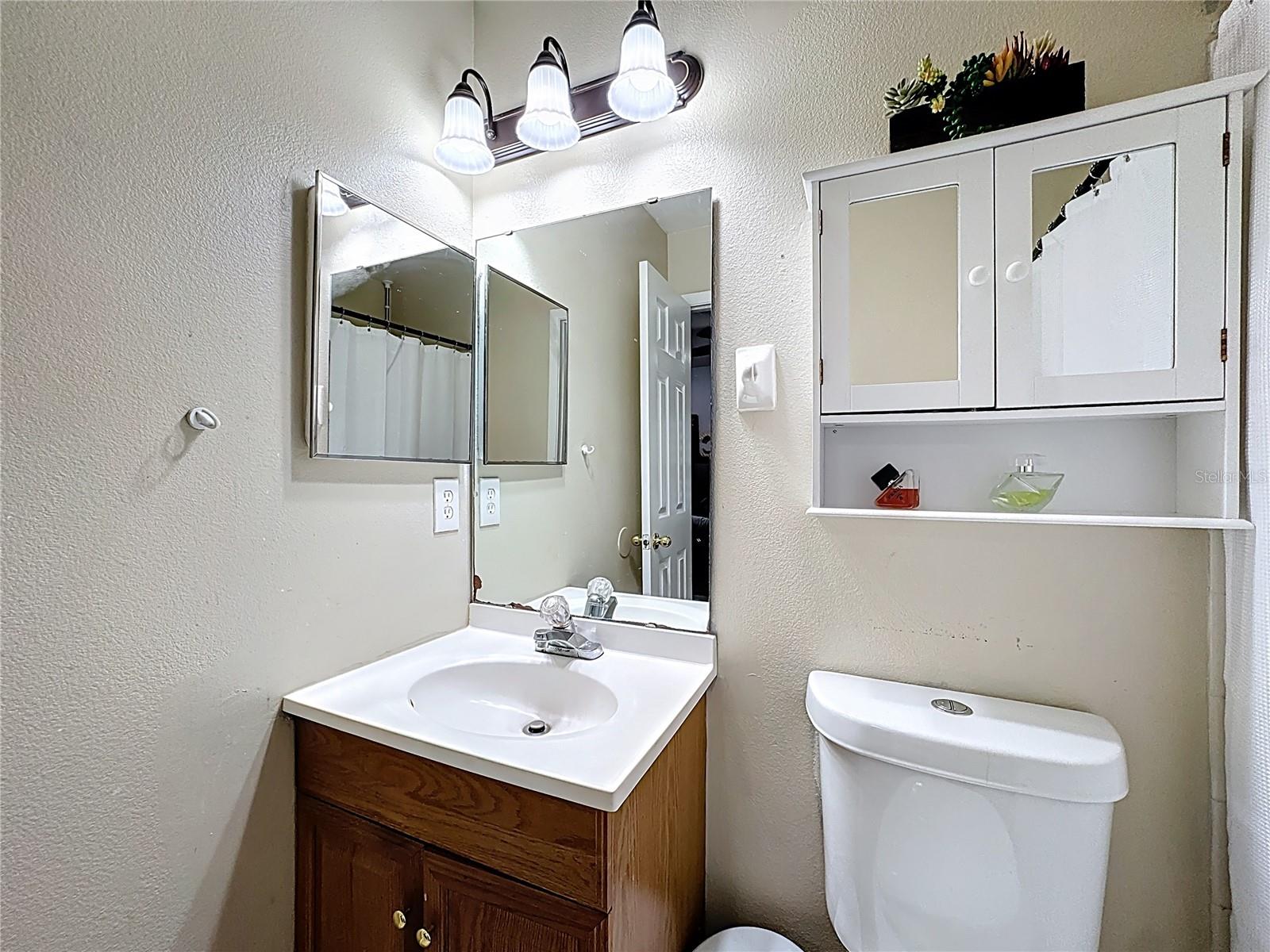 Image 33 of 54 For 608 Casa Park Court F