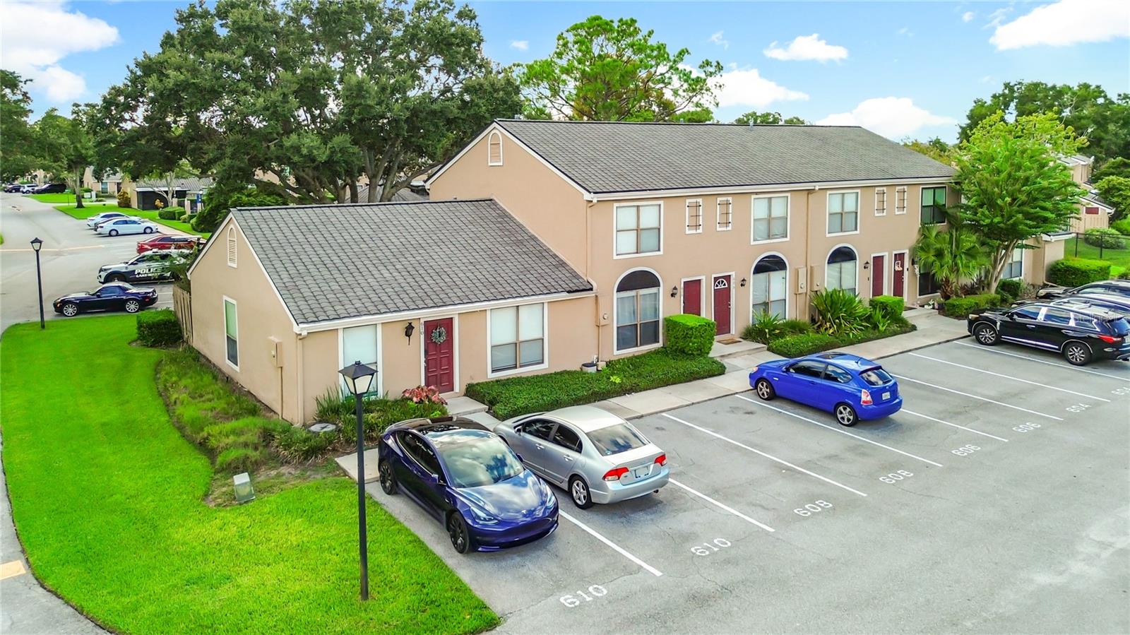 Image 9 of 54 For 608 Casa Park Court F