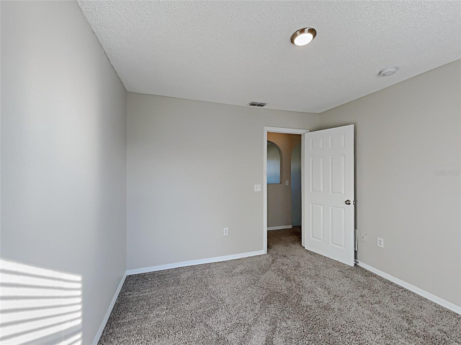 Image 11 of 29 For 364 Chelmsford Court