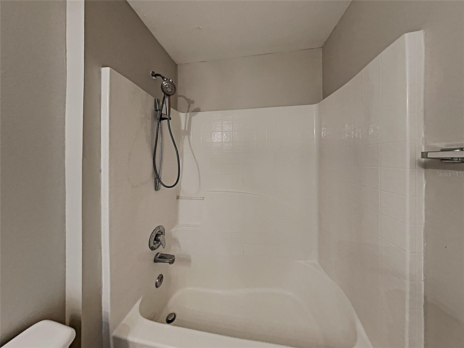 Image 15 of 29 For 364 Chelmsford Court