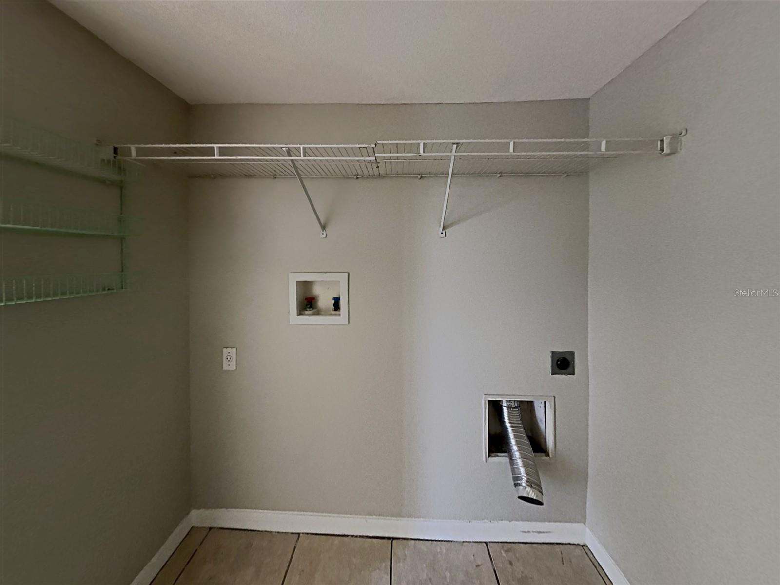 Image 16 of 29 For 364 Chelmsford Court