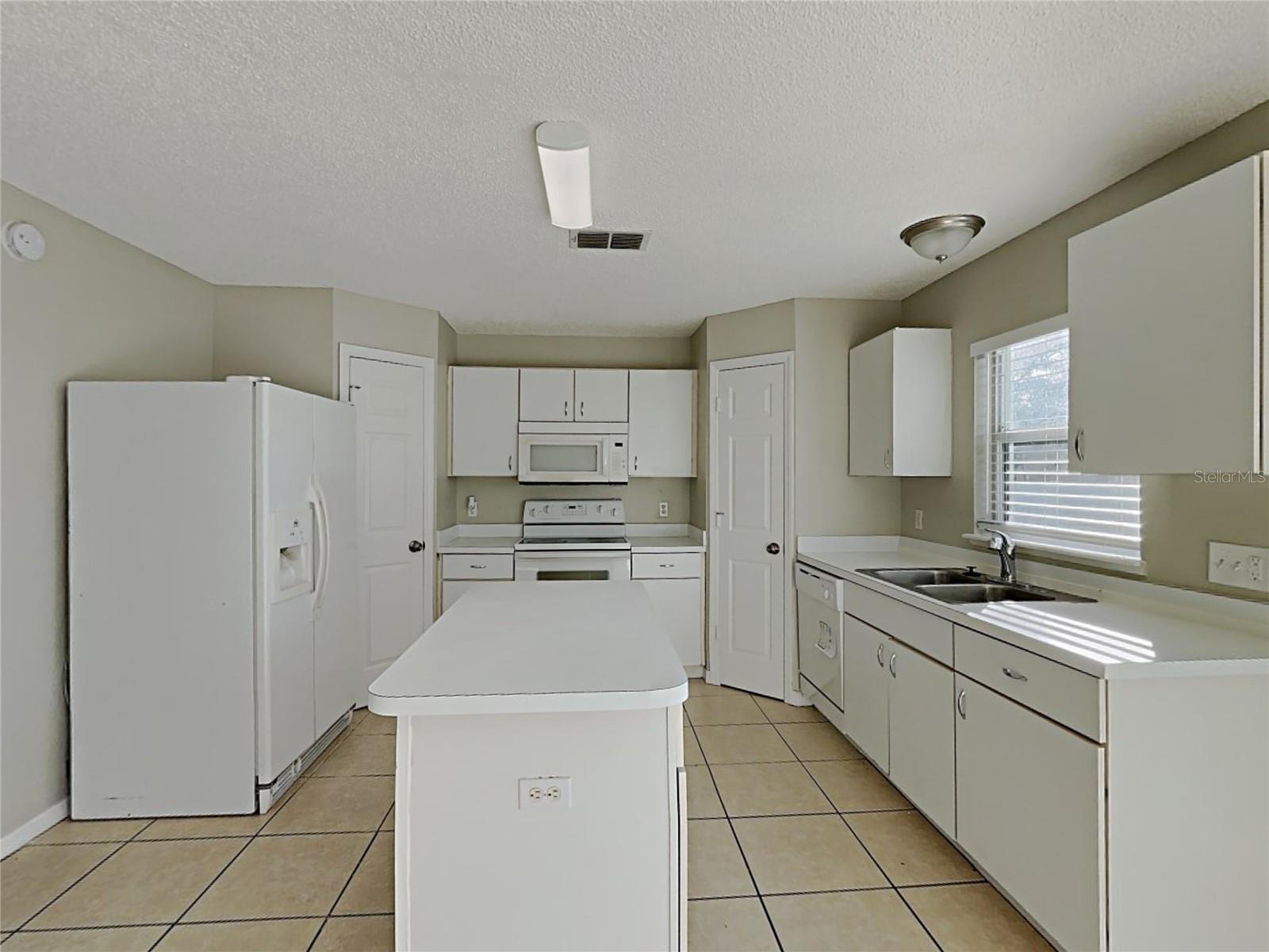 Image 26 of 29 For 364 Chelmsford Court