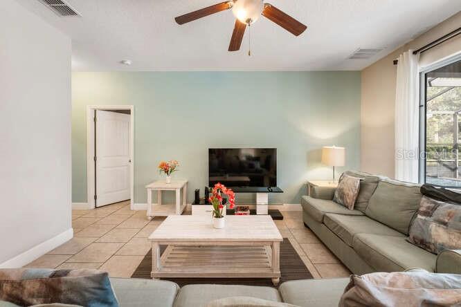 Image 11 of 33 For 4320 Acorn Court