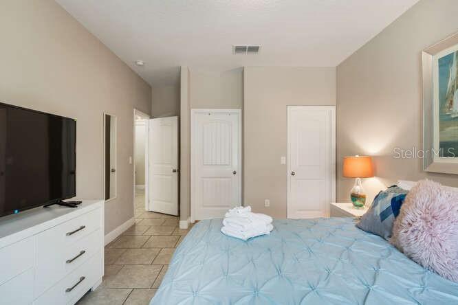 Image 15 of 33 For 4320 Acorn Court