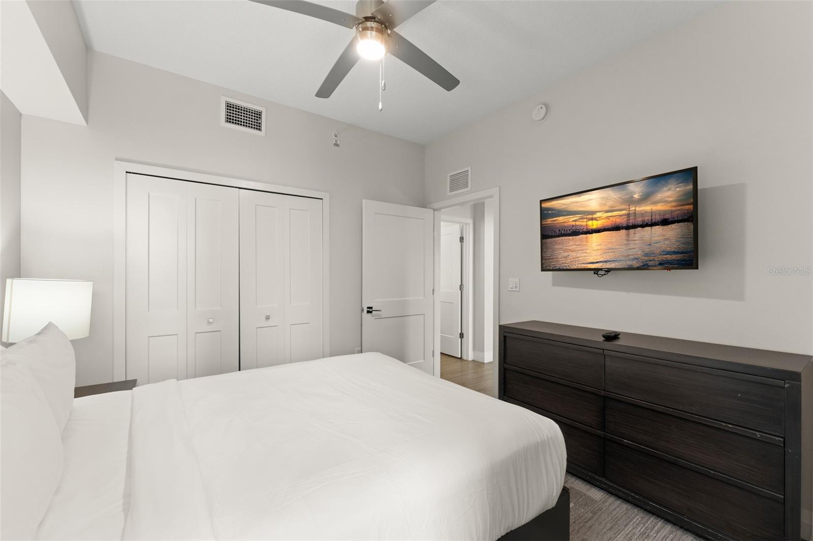 Image 24 of 41 For 14501 Grove Resort Avenue 2334