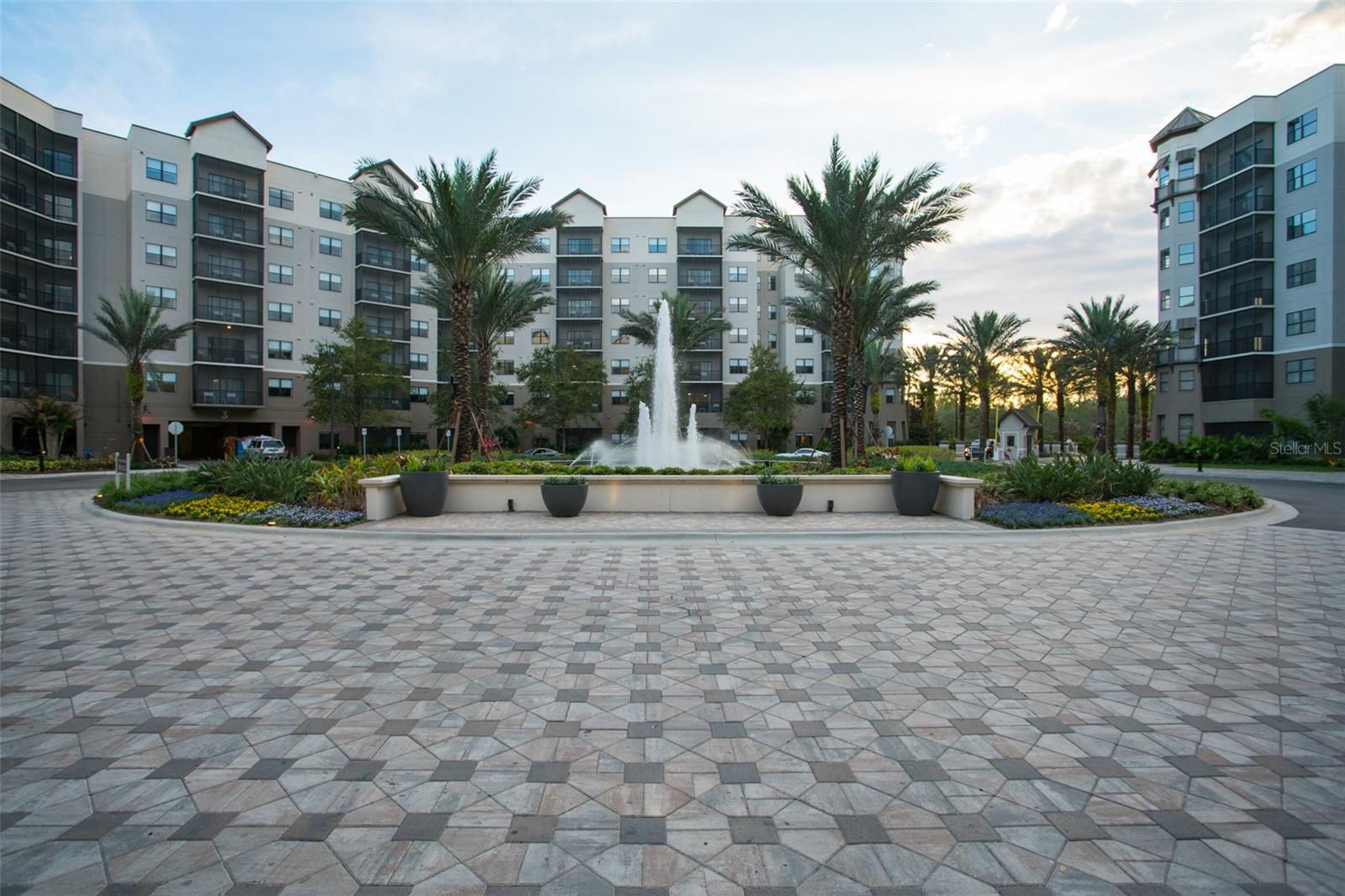 Image 34 of 41 For 14501 Grove Resort Avenue 2334