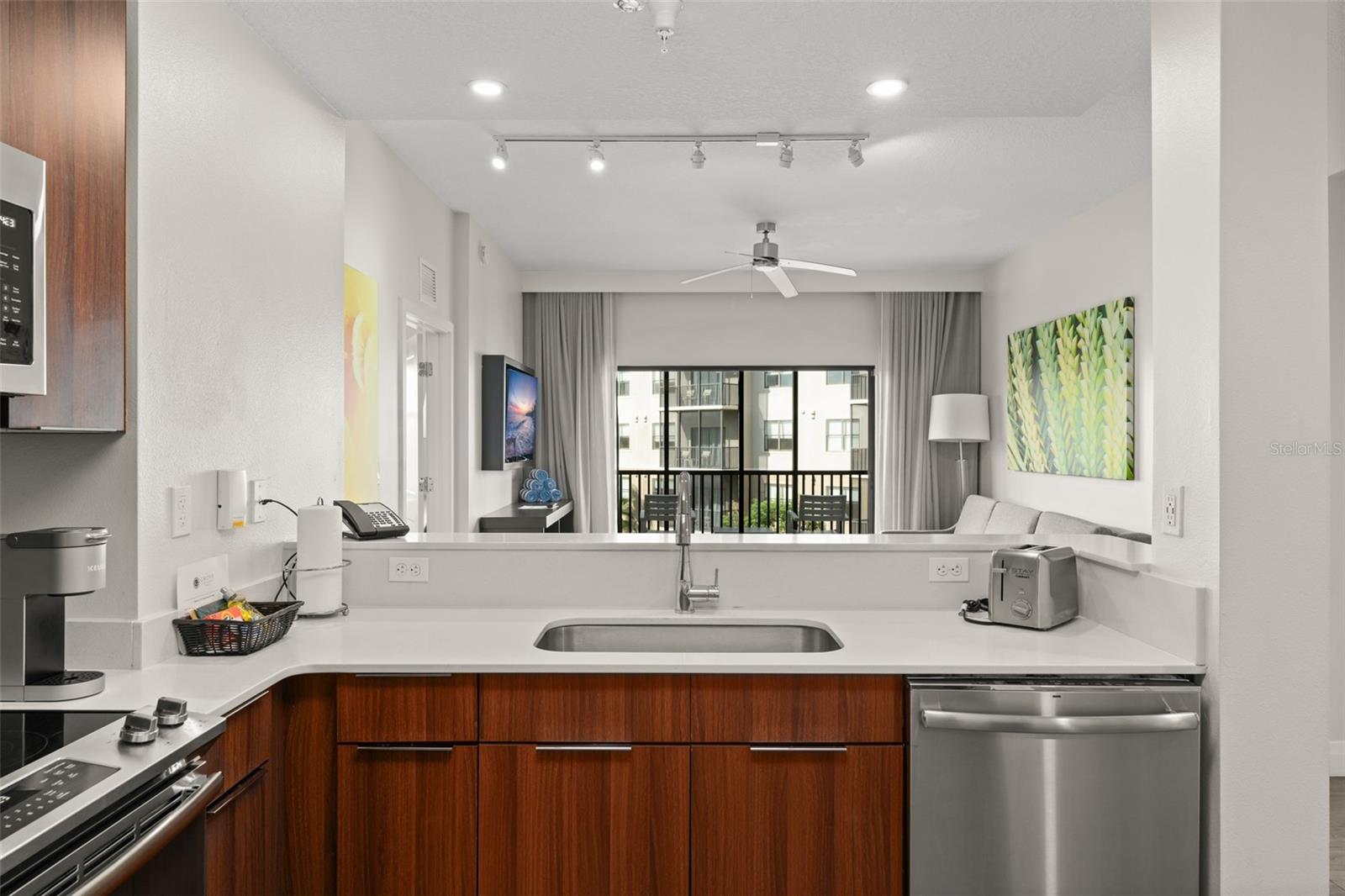 Image 5 of 41 For 14501 Grove Resort Avenue 2334