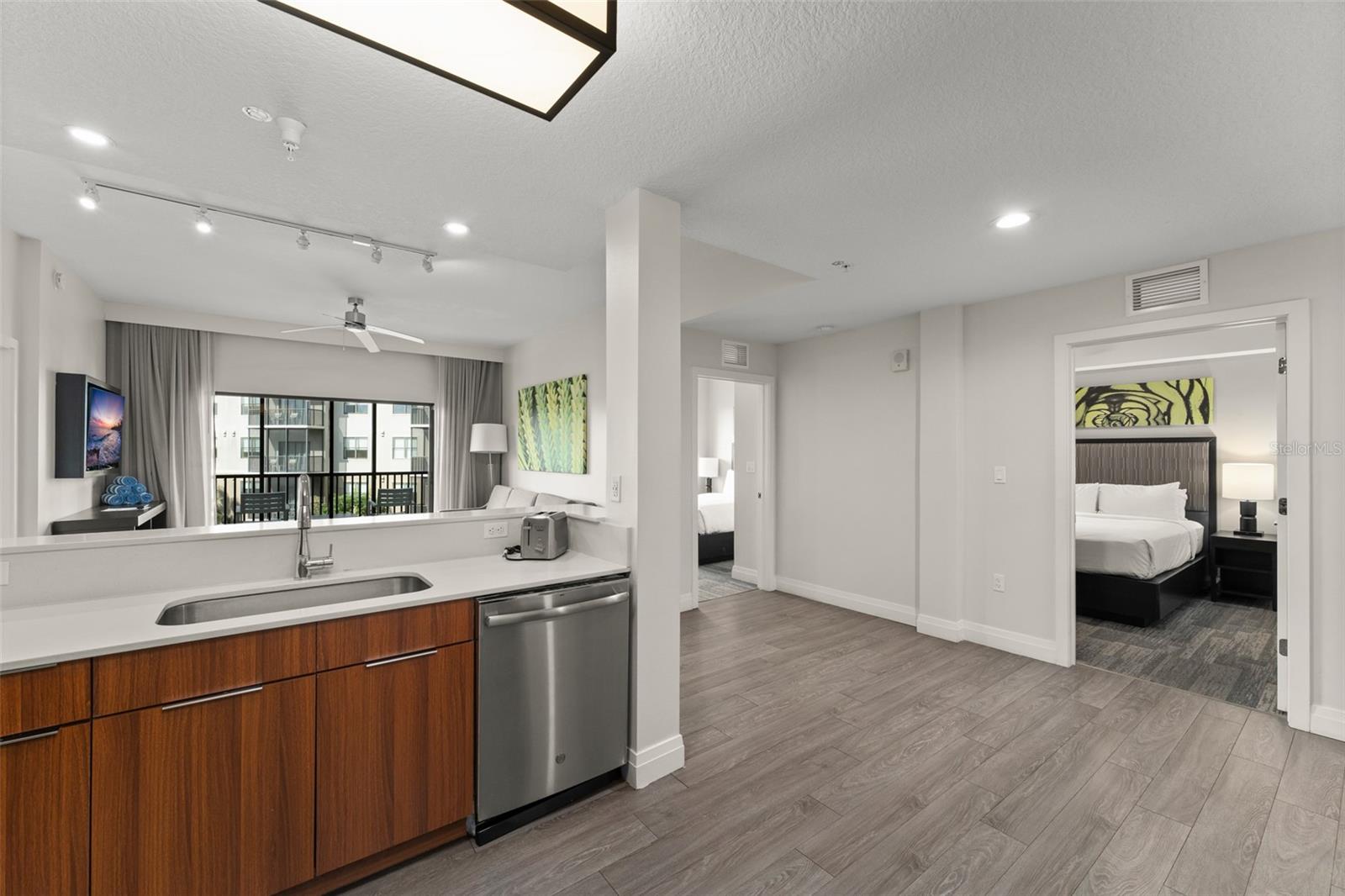 Image 6 of 41 For 14501 Grove Resort Avenue 2334