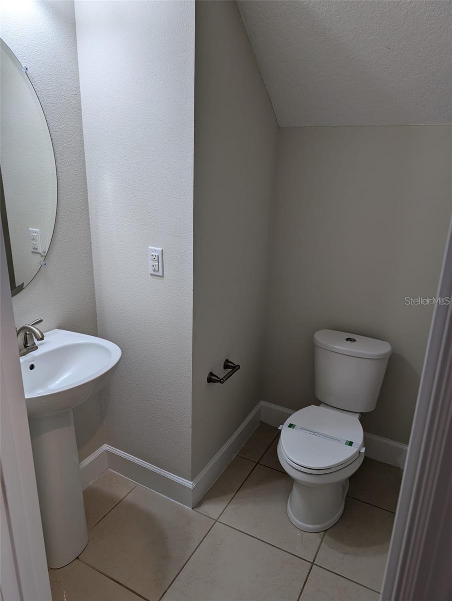 Image 12 of 28 For 13825 Benavente Avenue
