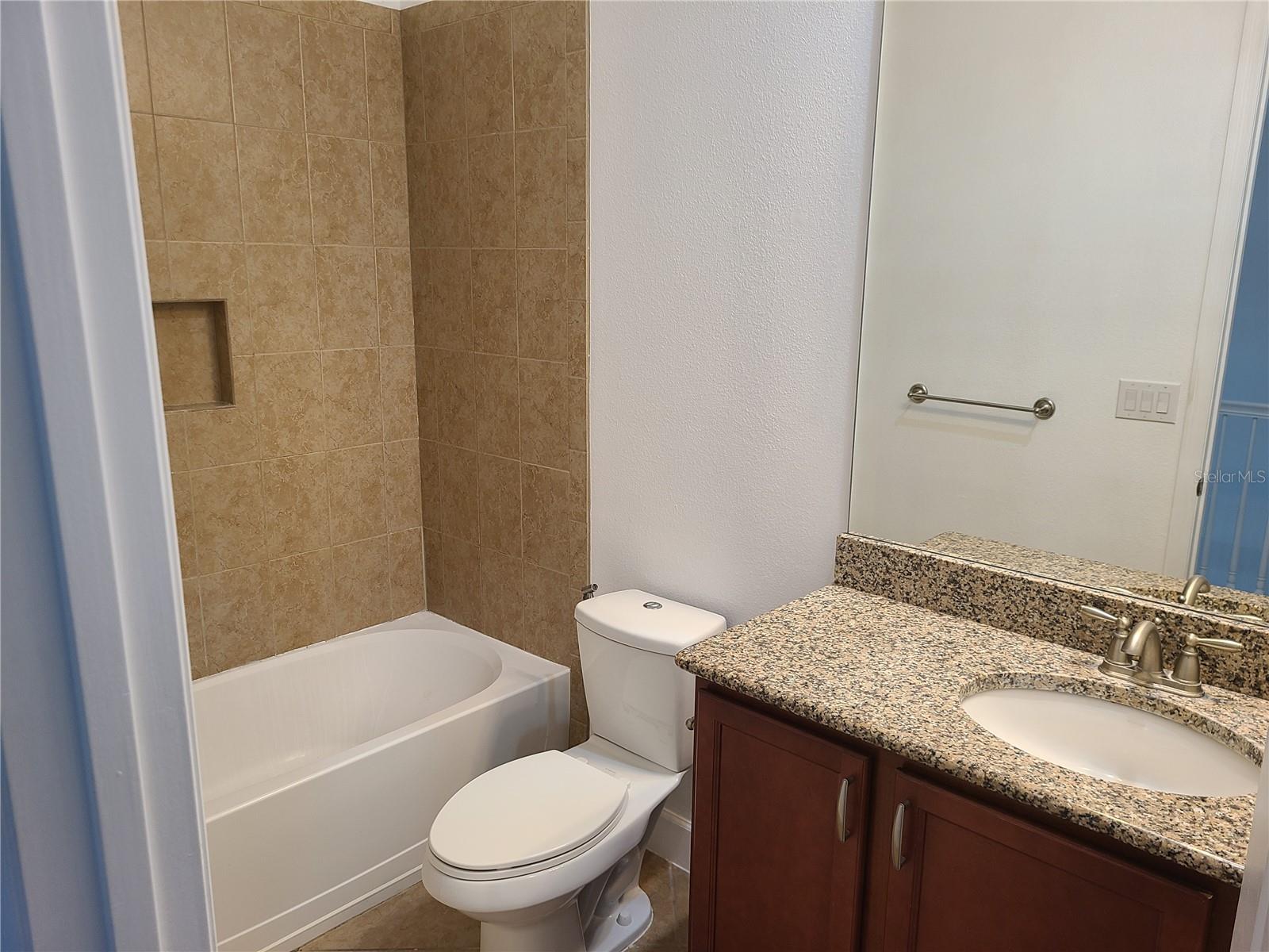 Image 22 of 28 For 13825 Benavente Avenue