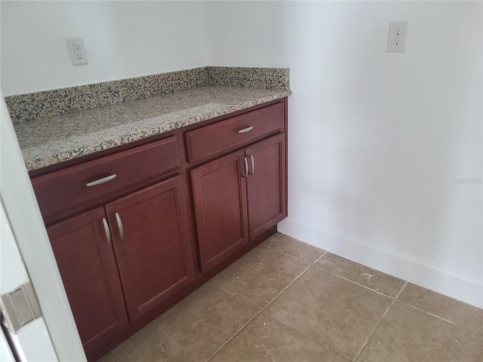Image 24 of 28 For 13825 Benavente Avenue