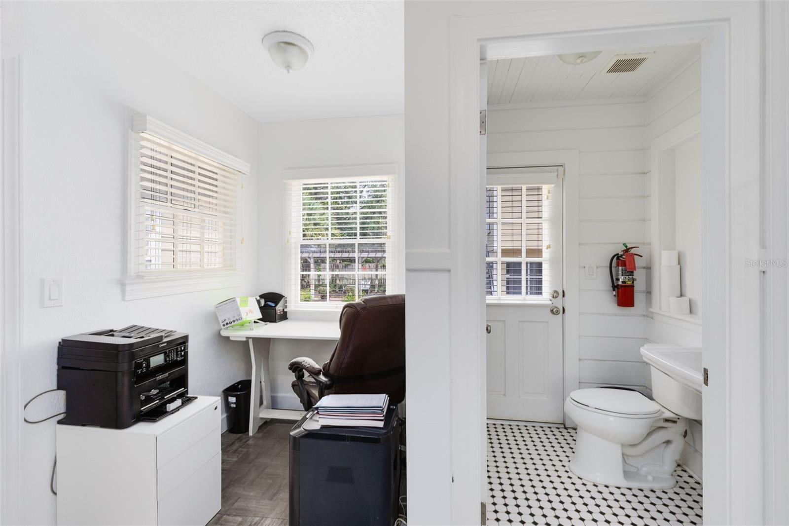 Image 10 of 18 For 1513 Livingston Street 1513
