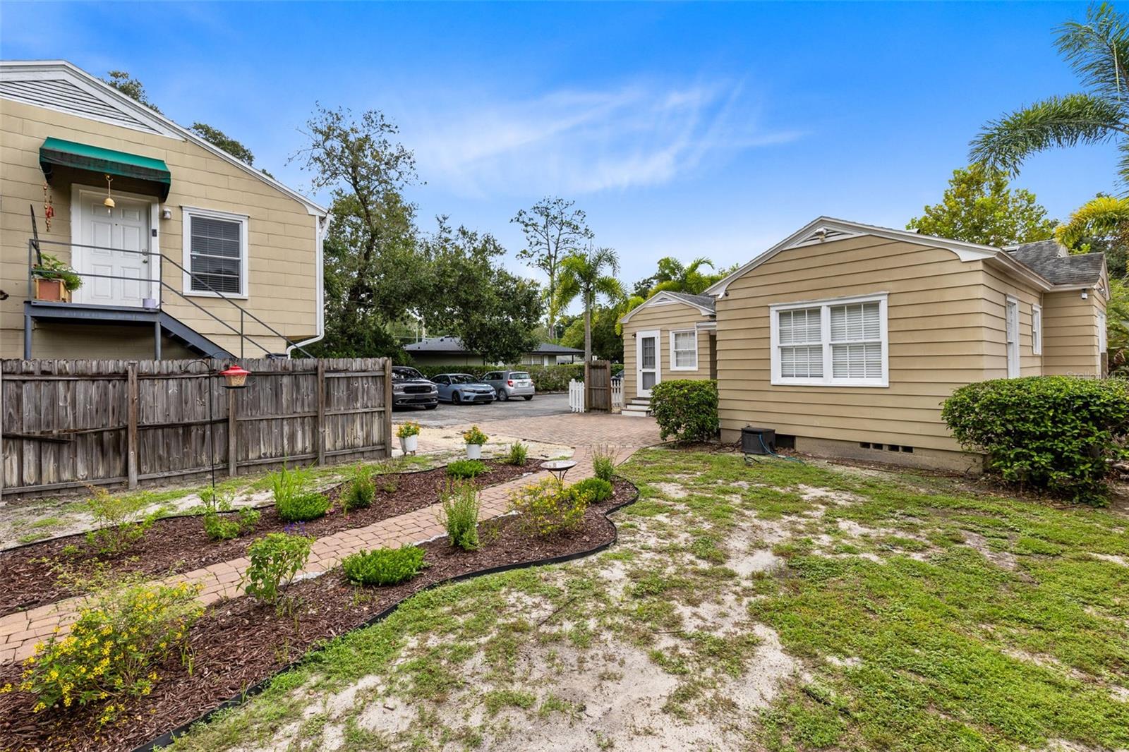 Image 3 of 18 For 1513 Livingston Street 1513