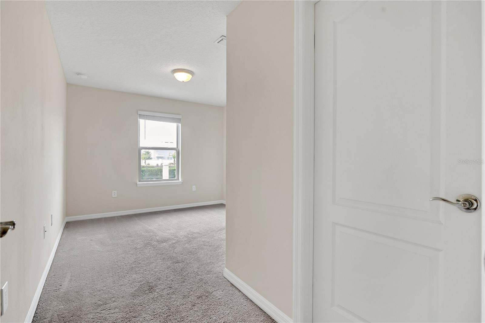 Image 23 of 41 For 2406 Dubai Street