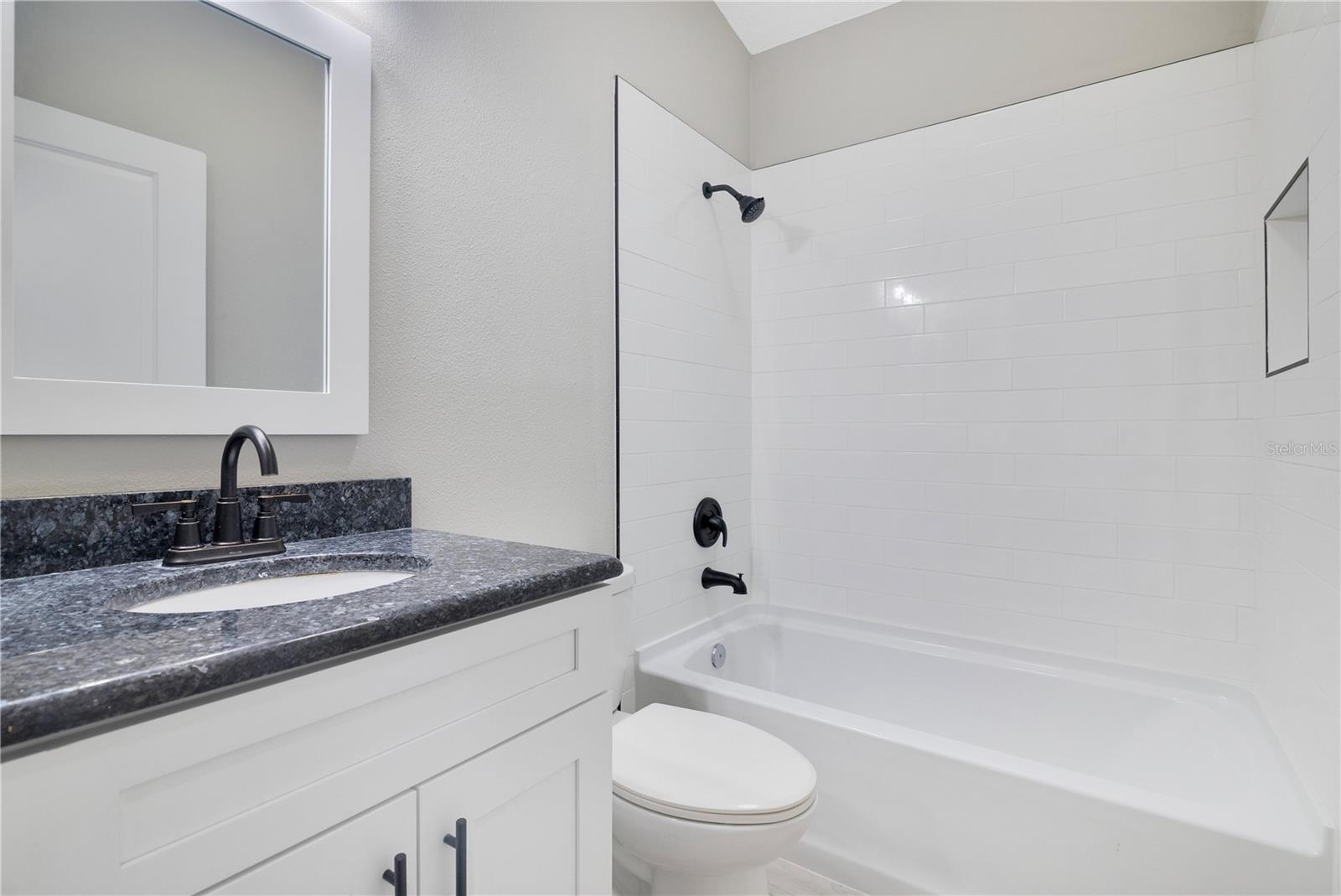 Image 14 of 21 For 7231 Edgewater Shores Court