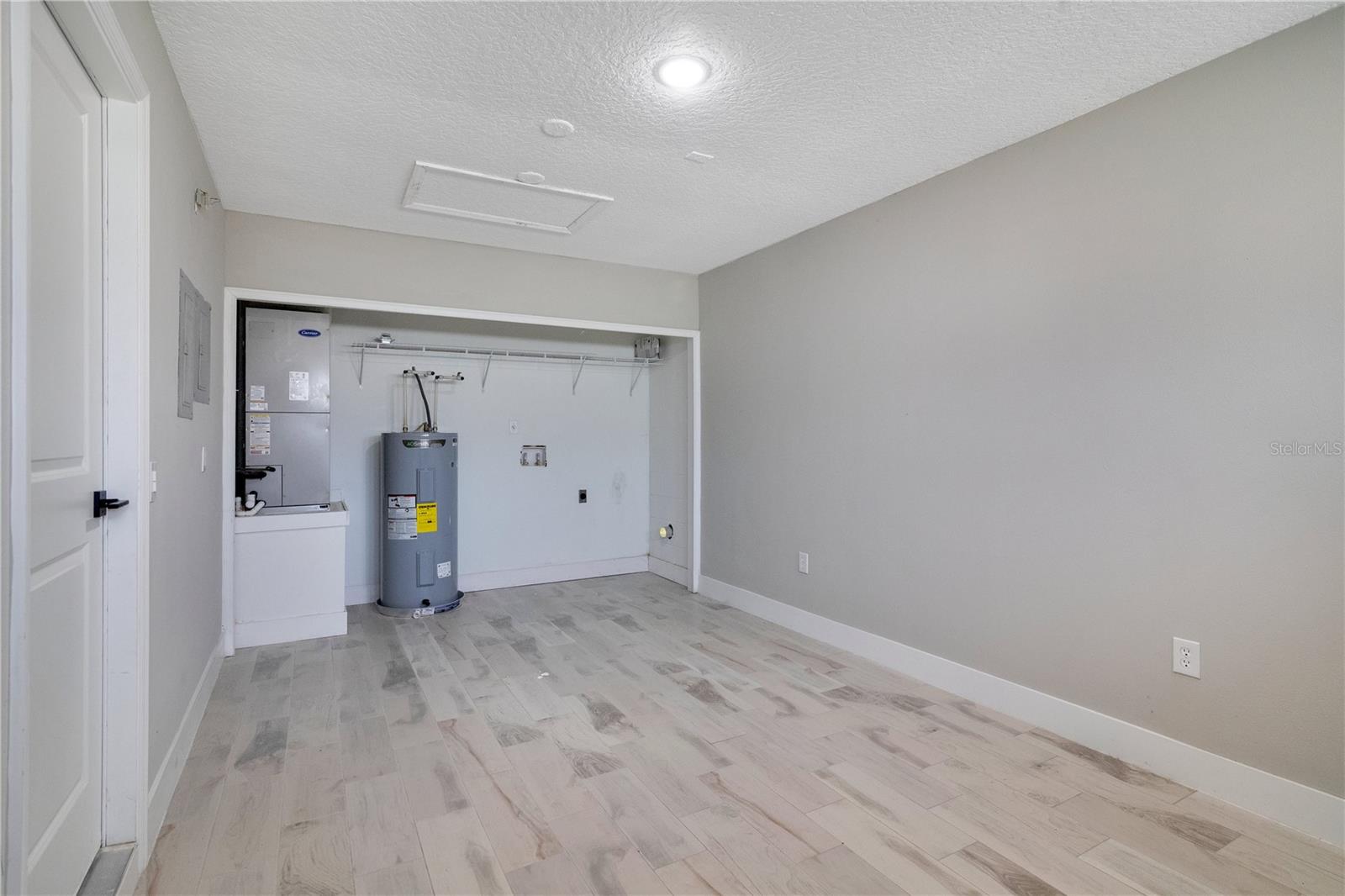 Image 15 of 21 For 7231 Edgewater Shores Court