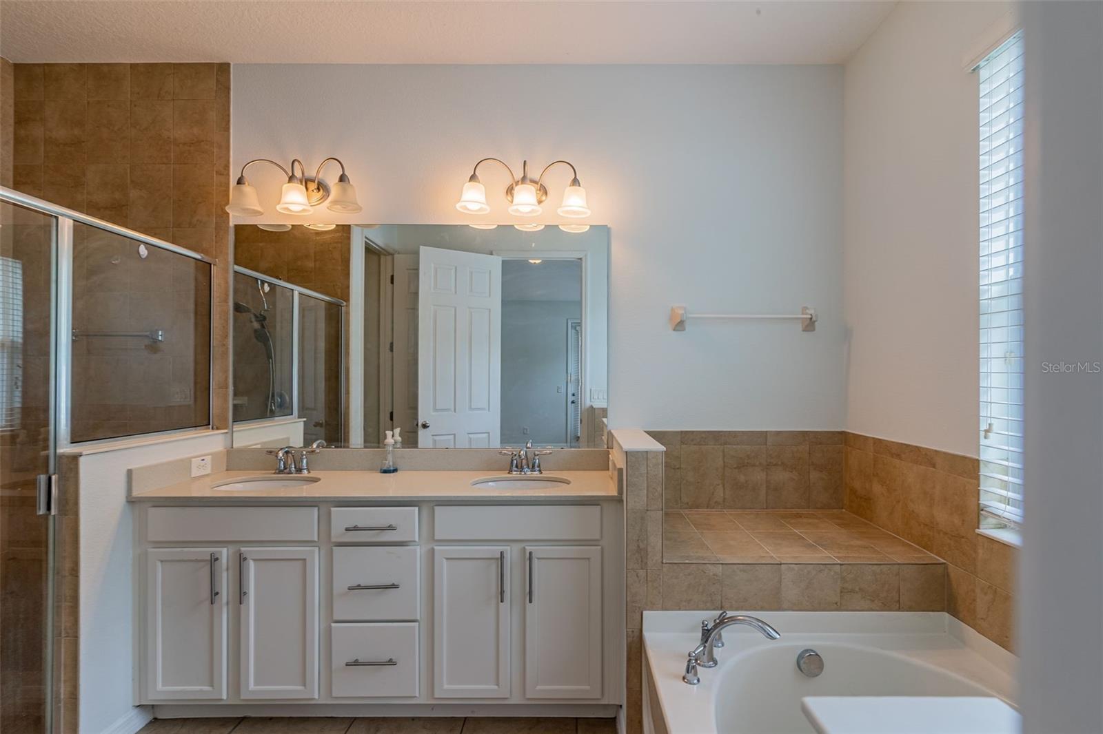 Image 31 of 43 For 5278 Dove Tree St