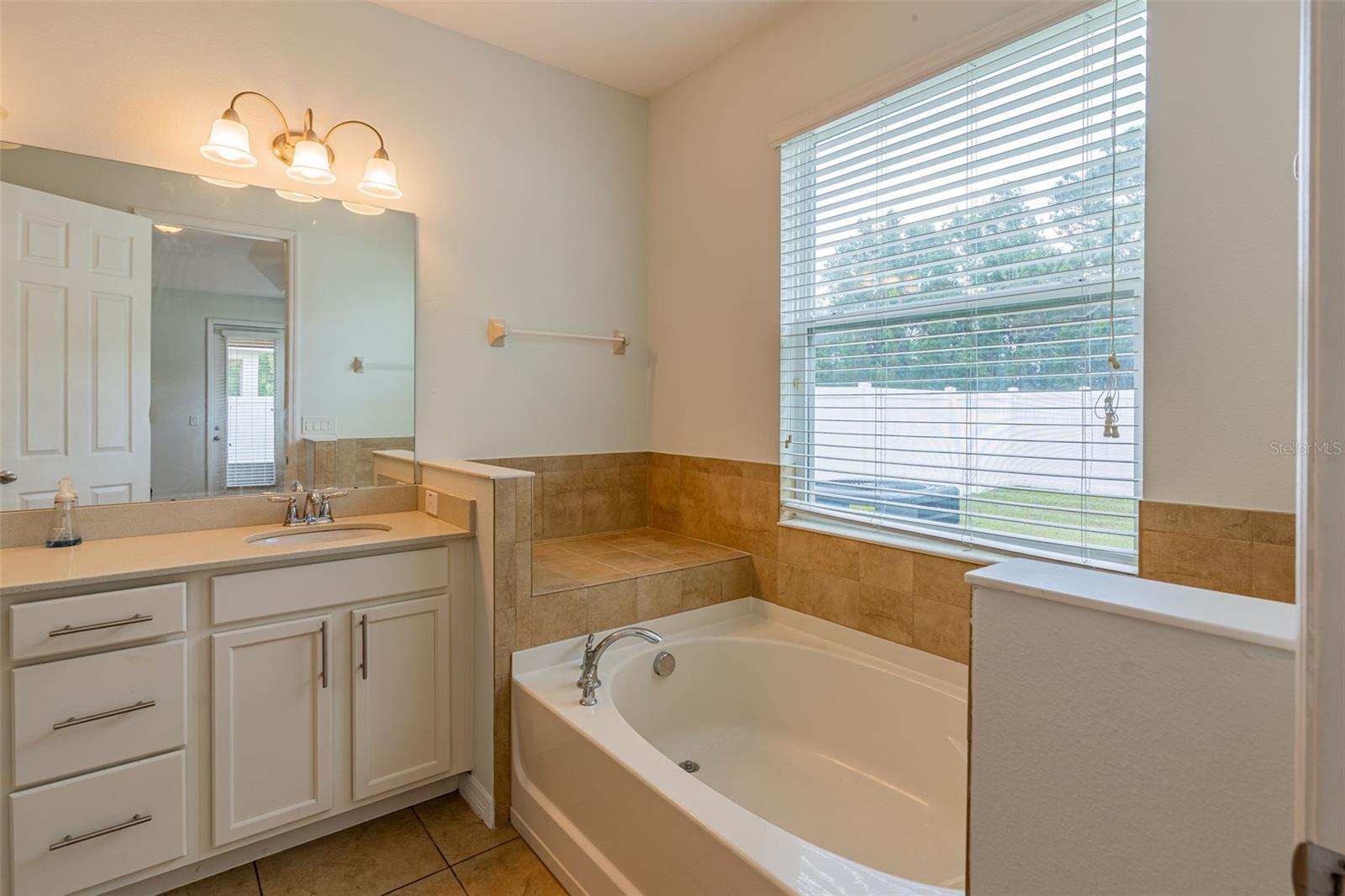Image 32 of 43 For 5278 Dove Tree St
