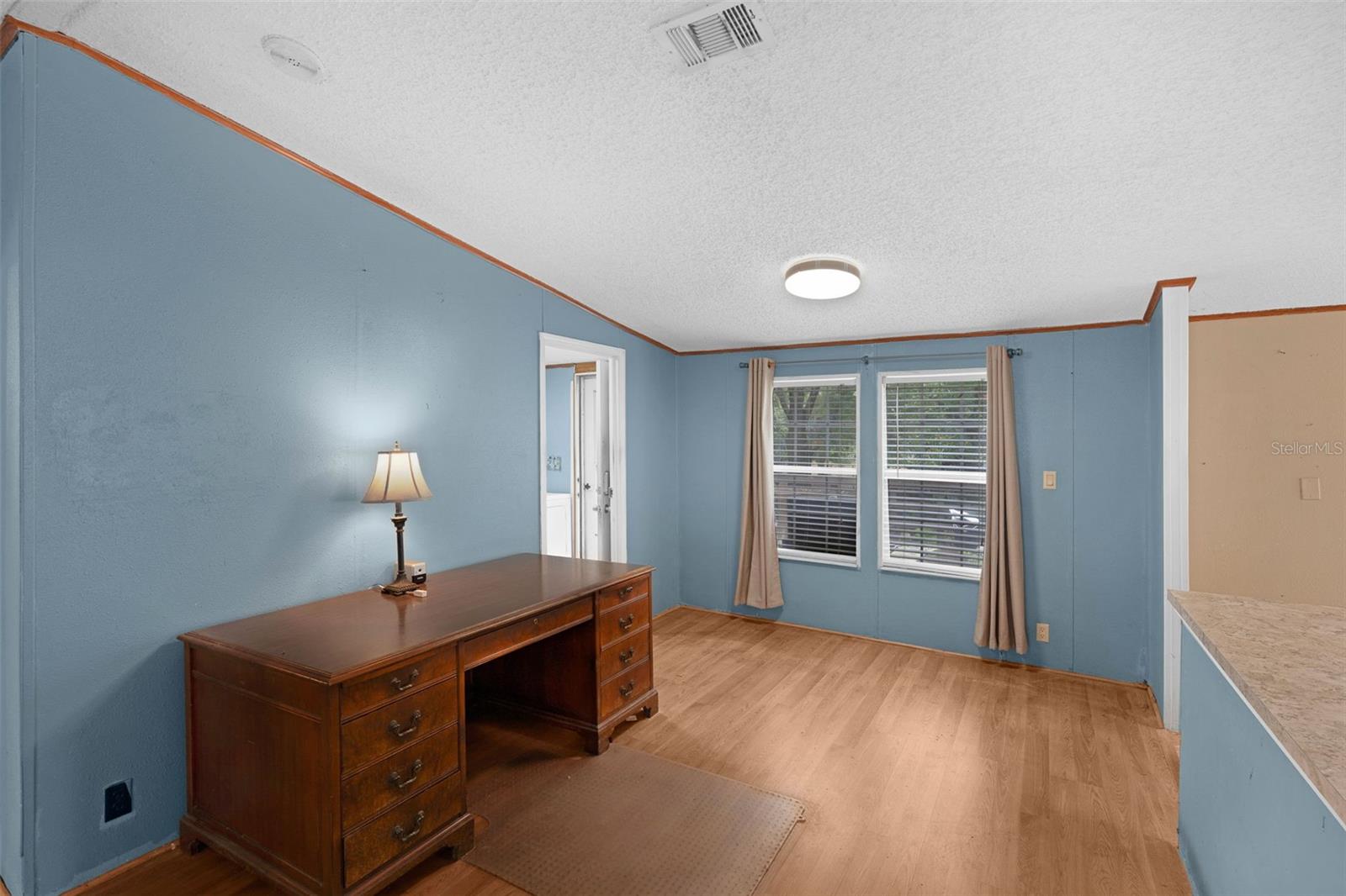 Image 11 of 49 For 2835 Forestland Drive