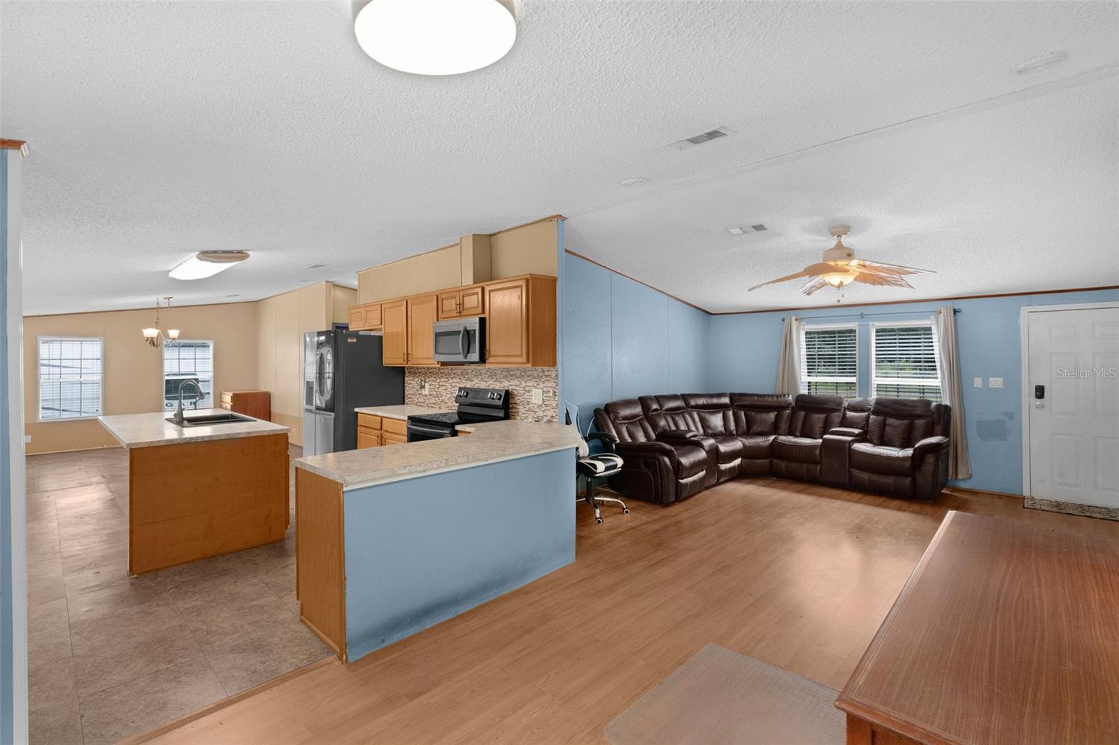 Image 12 of 49 For 2835 Forestland Drive