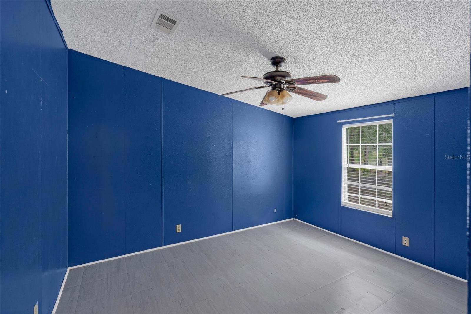 Image 20 of 49 For 2835 Forestland Drive